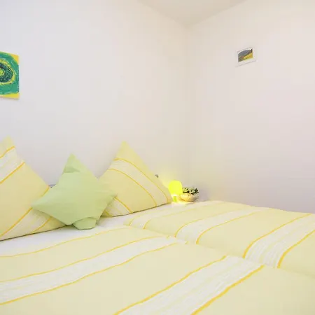 Charming Near The Area Apartment